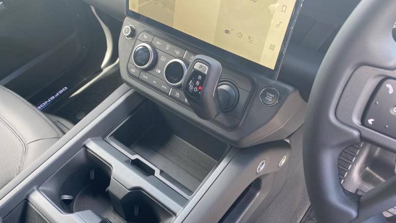 Land Rover Defender 3.0 D250 X-Dynamic SE 110 5dr Auto Diesel Estate